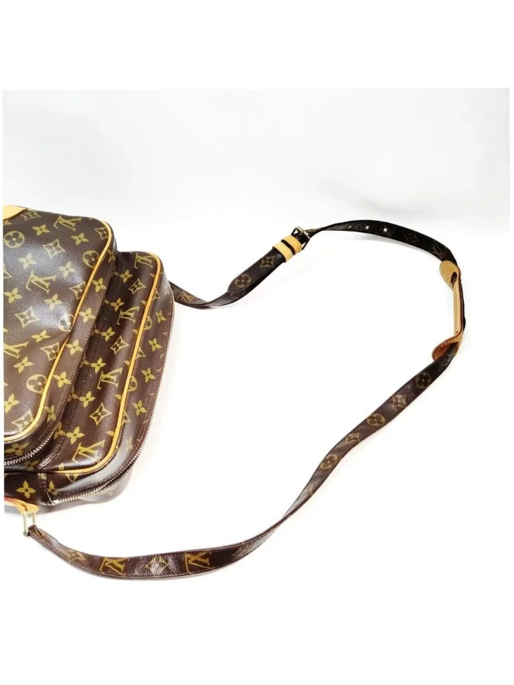 Authentic Louis Vuitton Nile Monogram Crossbody Bag Vintage LV